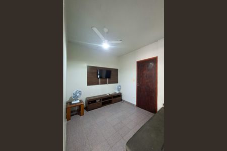 Sala de apartamento para alugar com 1 quarto, 48m² em Vila Tupi, Praia Grande