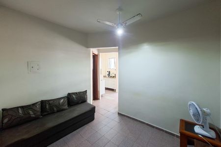Sala de apartamento para alugar com 1 quarto, 48m² em Vila Tupi, Praia Grande