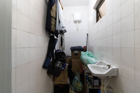 Casa à venda com 178m², 3 quartos e 2 vagas Casa à venda com 178m², 3 quartos e 2 vagasBanheiro de Serviço