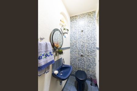 Casa à venda com 178m², 3 quartos e 2 vagas Casa à venda com 178m², 3 quartos e 2 vagasLavabo