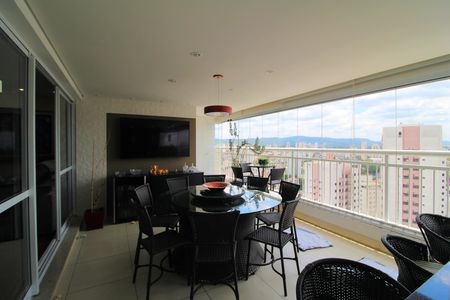 Apartamento à venda com 120m², 3 quartos e sem vagaSala - Varanda