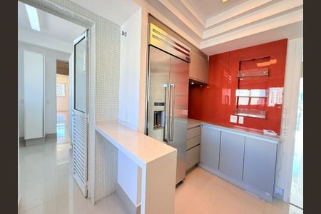 Apartamento à venda com 256m², 4 quartos e 4 vagas