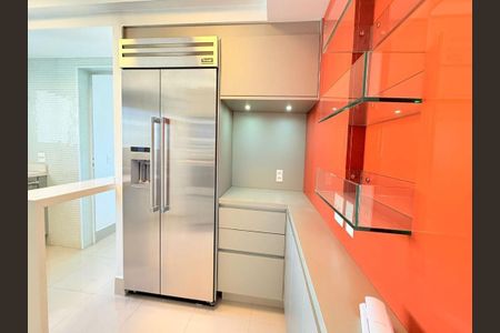 Apartamento à venda com 256m², 4 quartos e 4 vagas