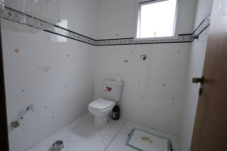 Casa à venda com 190m², 3 quartos e 2 vagasBanheiro 2