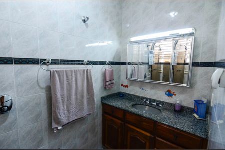 Apartamento à venda com 88m², 2 quartos e 1 vaga Apartamento à venda com 88m², 2 quartos e 1 vagaBanheiro