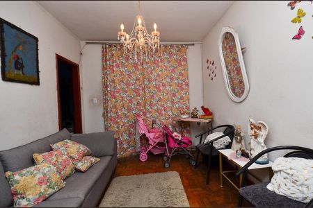 Sala de casa à venda com 8 quartos, 400m² em Ipiranga, Belo Horizonte