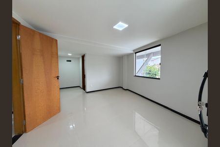 Casa à venda com 292m², 5 quartos e 10 vagas Casa à venda com 292m², 5 quartos e 10 vagasSuíte