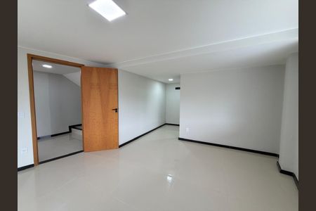 Sala de casa para alugar com 5 quartos, 292m² em Santo Antônio, Niterói