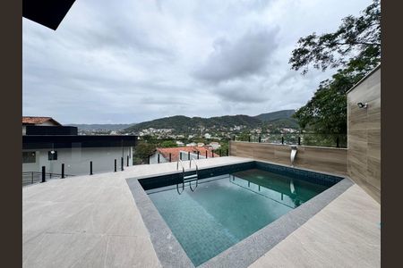 Casa à venda com 292m², 5 quartos e 10 vagas