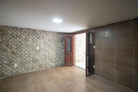 Sala de casa para alugar com 3 quartos, 100m² em Santa Catarina, São Gonçalo