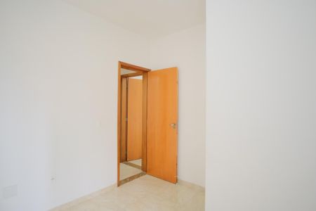 Quarto 1 de apartamento para alugar com 2 quartos, 49m² em Vila Carlos de Campos, São Paulo