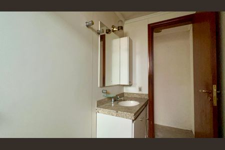 Apartamento à venda com 173m², 3 quartos e 3 vagasBanheiro da Suíte 1