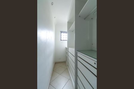 Closet do Quarto 1 de casa à venda com 3 quartos, 215m² em Rudge Ramos, São Bernardo do Campo