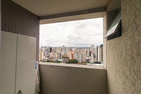 Varanda de kitnet/studio para alugar com 1 quarto, 26m² em Centro, Curitiba