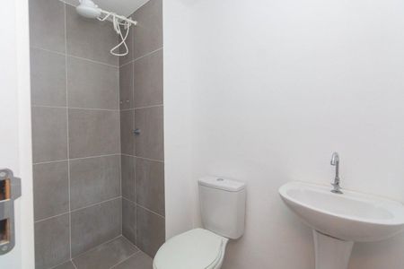 Banheiro  de apartamento para alugar com 2 quartos, 41m² em Sarandi, Porto Alegre