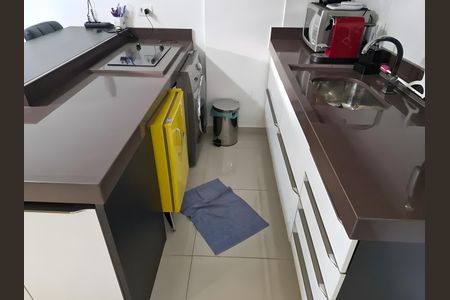 Cozinha de apartamento para alugar com 1 quarto, 38m² em Tamboré, Barueri