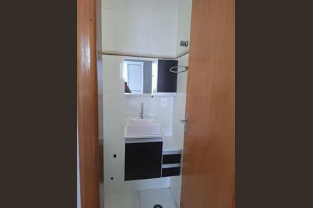 Banheiro de apartamento para alugar com 2 quartos, 60m² em Vila Príncipe de Gales, Santo André
