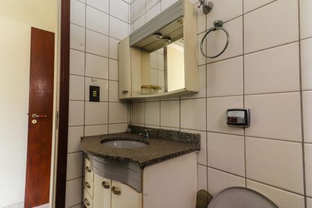 Banheiro Social de casa à venda com 3 quartos, 112m² em Vila Antonio, São Paulo