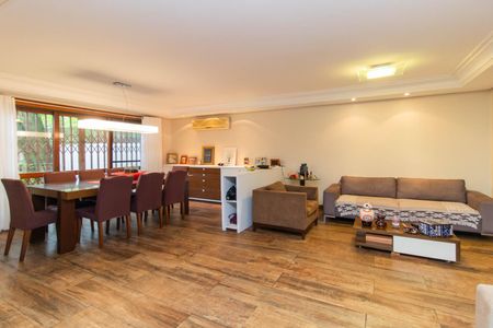 Casa de condomínio à venda com 340m², 3 quartos e 2 vagasSala