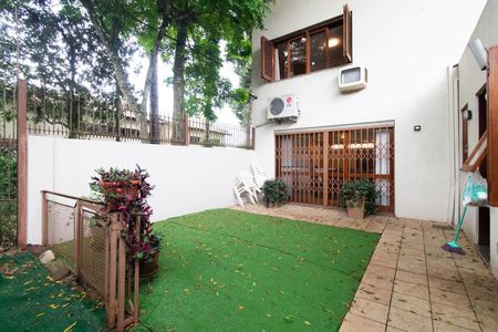 Casa de condomínio à venda com 340m², 3 quartos e 2 vagasQuintal