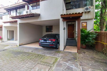 Casa de condomínio à venda com 340m², 3 quartos e 2 vagasFachada