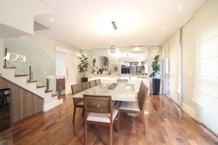 Sala 2 de casa de condomínio à venda com 3 quartos, 270m² em Vila Sofia, São Paulo