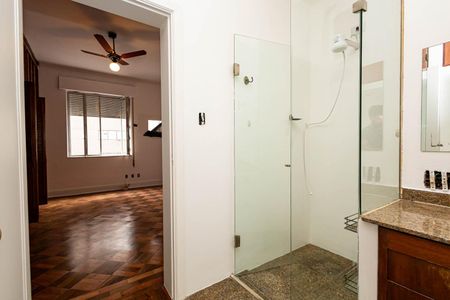 Apartamento à venda com 289m², 4 quartos e 2 vagasBanheiro da Suíte 1