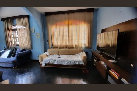 Casa à venda com 5 quartos, 300m² em Renascença, Belo Horizonte