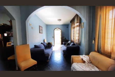 Casa à venda com 5 quartos, 300m² em Renascença, Belo Horizonte