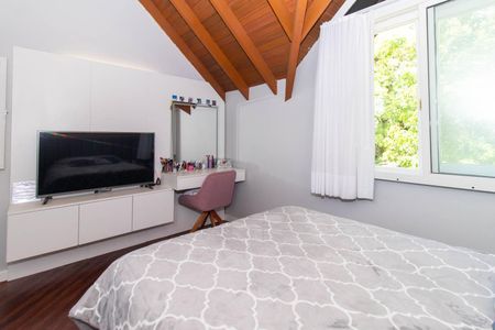 Casa de condomínio à venda com 140m², 3 quartos e 1 vagaSuíte