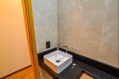 Casa à venda com 147m², 3 quartos e 4 vagas Casa à venda com 147m², 3 quartos e 4 vagasBanheiro Social