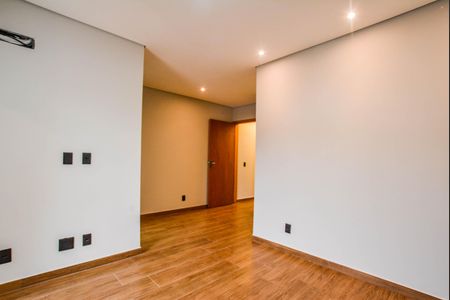 Casa à venda com 147m², 3 quartos e 4 vagas Casa à venda com 147m², 3 quartos e 4 vagasQuarto Suíte