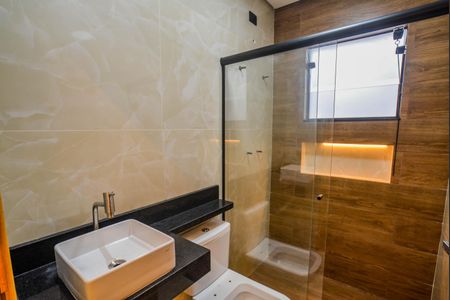 Casa à venda com 147m², 3 quartos e 4 vagas Casa à venda com 147m², 3 quartos e 4 vagasBanheiro Social