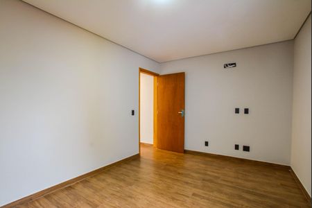 Casa à venda com 147m², 3 quartos e 4 vagas Casa à venda com 147m², 3 quartos e 4 vagasQuarto 1