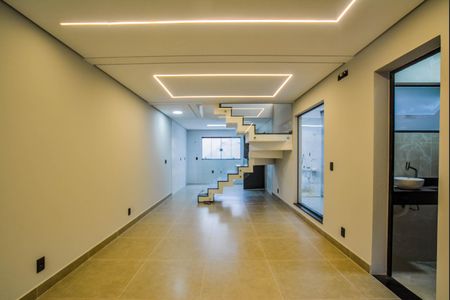 Sala de casa à venda com 3 quartos, 147m² em Jardim Utinga, Santo André