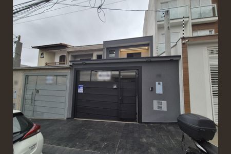 Casa à venda com 147m², 3 quartos e 4 vagas Casa à venda com 147m², 3 quartos e 4 vagasFachada