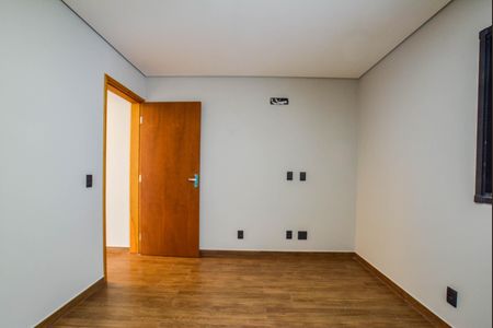 Casa à venda com 147m², 3 quartos e 4 vagas Casa à venda com 147m², 3 quartos e 4 vagasQuarto 1