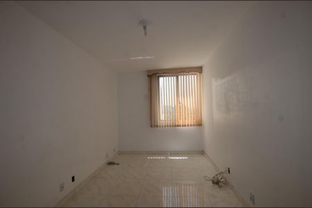 Sala de apartamento para alugar com 2 quartos, 50m² em Vila Valqueire, Rio de Janeiro