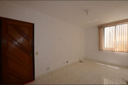 Sala de apartamento para alugar com 2 quartos, 50m² em Vila Valqueire, Rio de Janeiro