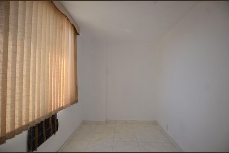 Quarto 1 de apartamento para alugar com 2 quartos, 50m² em Vila Valqueire, Rio de Janeiro