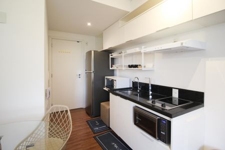 Cozinha de kitnet/studio para alugar com 1 quarto, 25m² em Indianópolis, São Paulo