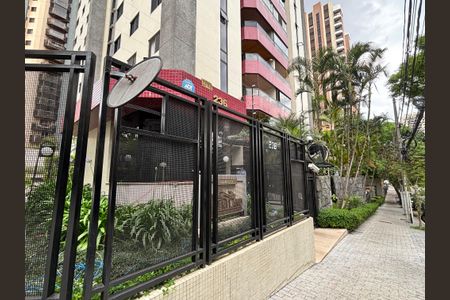 Apartamento à venda com 105m², 3 quartos e 2 vagas Apartamento à venda com 105m², 3 quartos e 2 vagasFachada