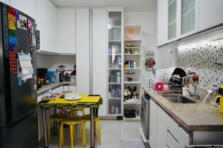 Apartamento à venda com 105m², 3 quartos e 2 vagas Apartamento à venda com 105m², 3 quartos e 2 vagasCozinha