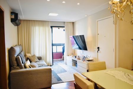 Apartamento à venda com 105m², 3 quartos e 2 vagas Apartamento à venda com 105m², 3 quartos e 2 vagasSala