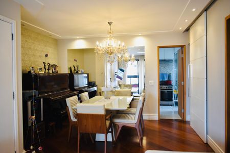 Apartamento à venda com 105m², 3 quartos e 2 vagas Apartamento à venda com 105m², 3 quartos e 2 vagasSala