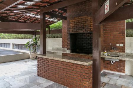 Apartamento à venda com 105m², 3 quartos e 2 vagas Apartamento à venda com 105m², 3 quartos e 2 vagasÁrea comum - Churrasqueira