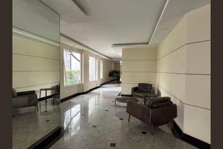 Apartamento à venda com 105m², 3 quartos e 2 vagas Apartamento à venda com 105m², 3 quartos e 2 vagasHall social