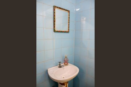 Casa à venda com 130m², 3 quartos e 2 vagas Casa à venda com 130m², 3 quartos e 2 vagasBanheiro 2