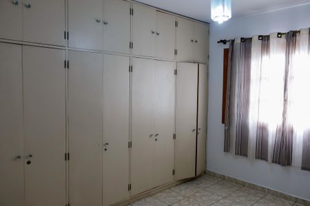 Casa à venda com 130m², 3 quartos e 2 vagas Casa à venda com 130m², 3 quartos e 2 vagasQuarto 1