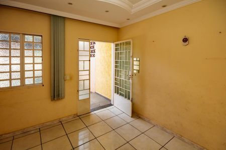 Casa à venda com 3 quartos, 282m² em Santa Monica, Belo Horizonte